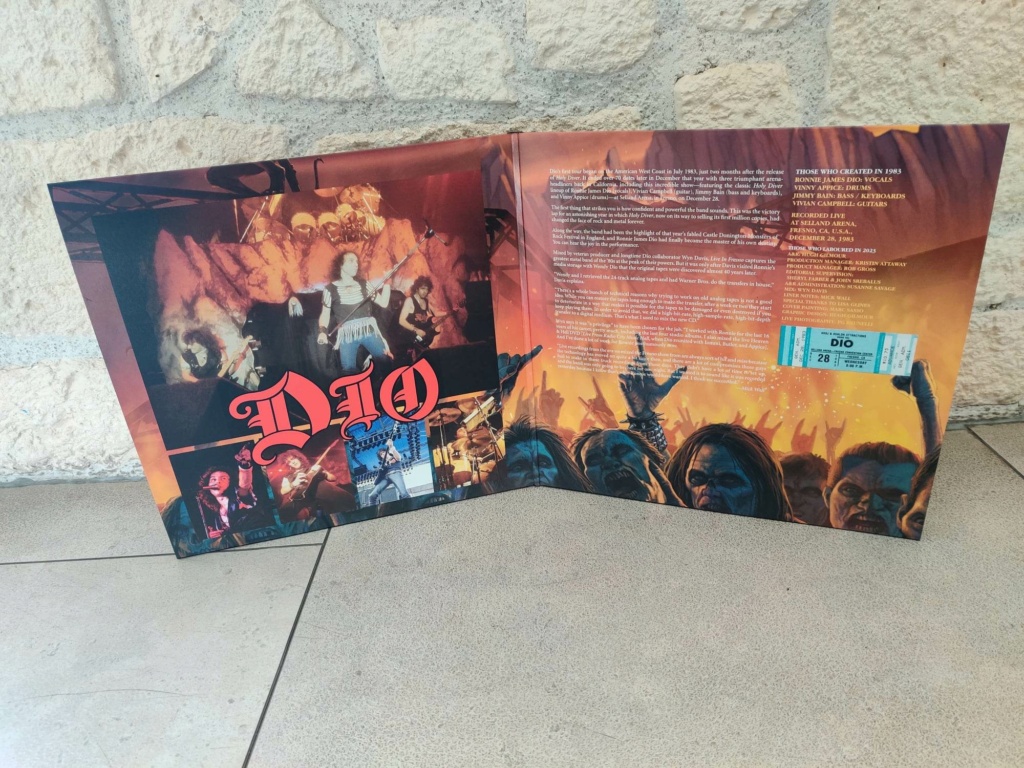 RONNIE JAMES DIO - Page 2 Dio711