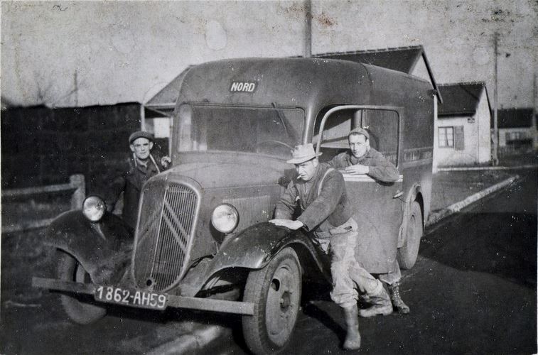 Photos d'époque de camions Citroën - Page 25 Captu270