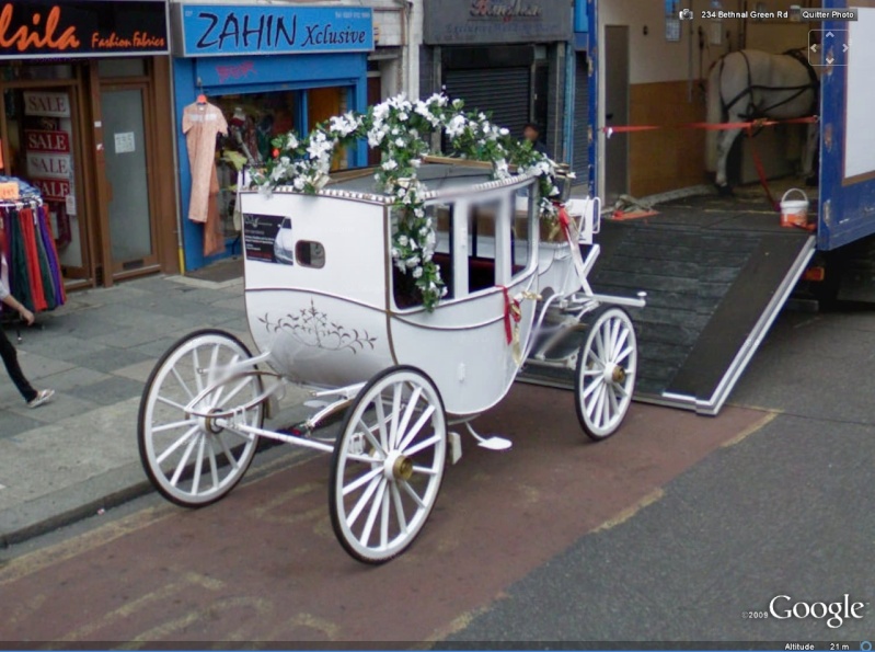 STREET VIEW : les tractions hippomobiles Carros10