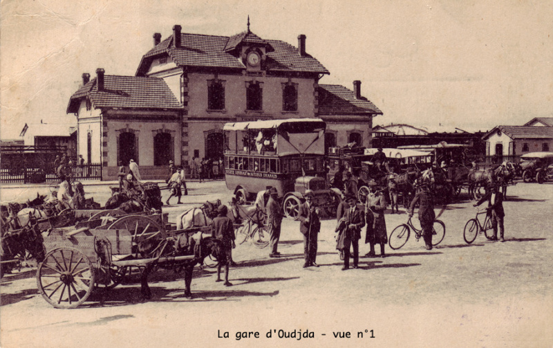 La CFM, les gares, trains, Affiches et ponts  - Page 30 Oudjda10