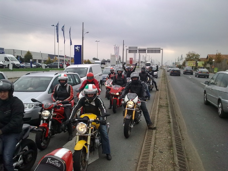 balade chez Ducati Poitiers samedi 31 . - Page 5 Photo030
