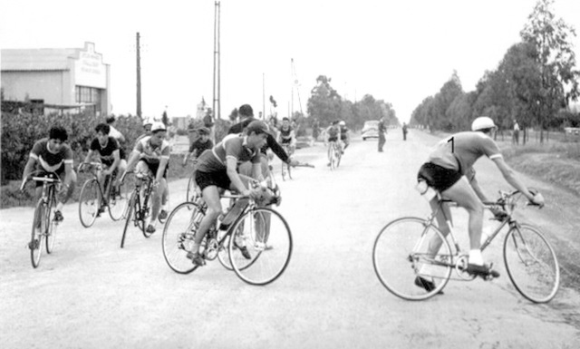 مجموعة من الصور لسباقات الدراجات 1955    Grauby27