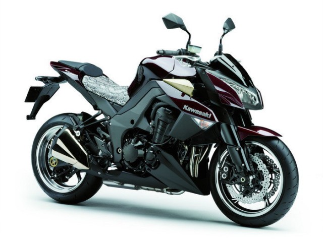 2010 - La Kawasaki Z 1000 devient encore plus agressive. 14_64012