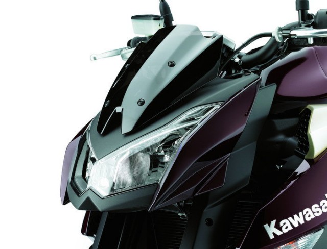 2010 - La Kawasaki Z 1000 devient encore plus agressive. 22_64012