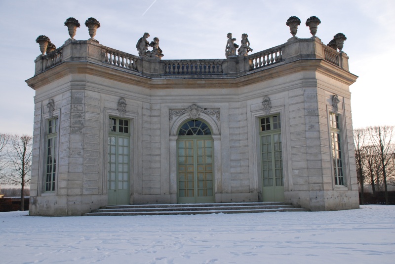Marly, Versailles, Les Tuileries... Où se trouve le pavillon de la gravure? Dsc_2610