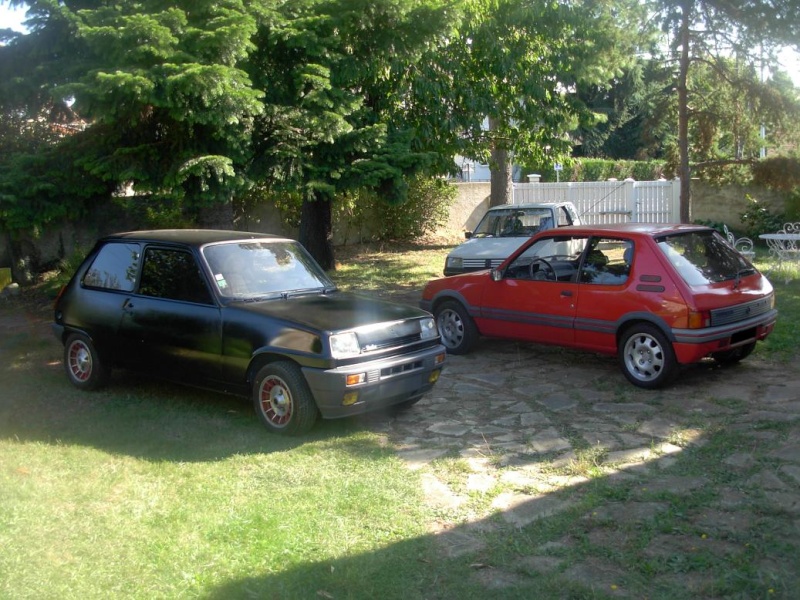 La petite famille: 205 GTi, R5 Alpine, 205 XT, 104 GLS Famill11