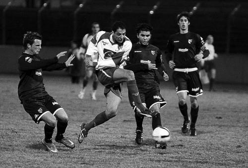 [CFA] FC Mulhouse / FC Metz 2 le 07/03/2009 - Page 2 Is000211