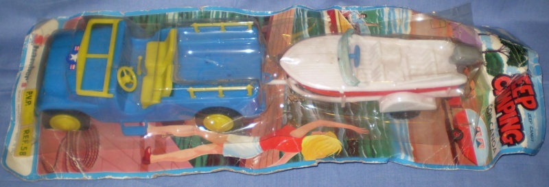  Jouets de plage ou de bazar. M10