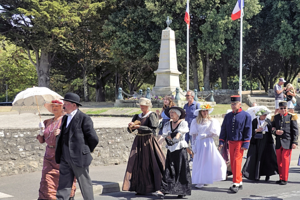 [ Histoires et histoire ] Monuments aux morts originaux Français Tome 2 - Page 32 Le_cro10