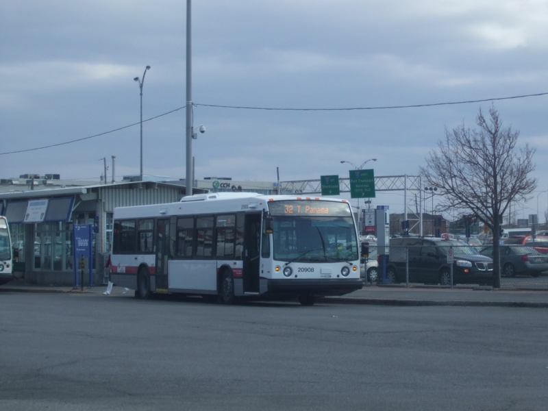 [Longueil, Québec-Canada ] Réseau de Transport de Longueil, RTL Dscf8410