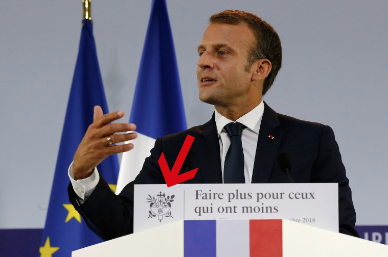 Macron a (discrètement) glissé une croix de Lorraine dans les emblèmes de la République  Captur10