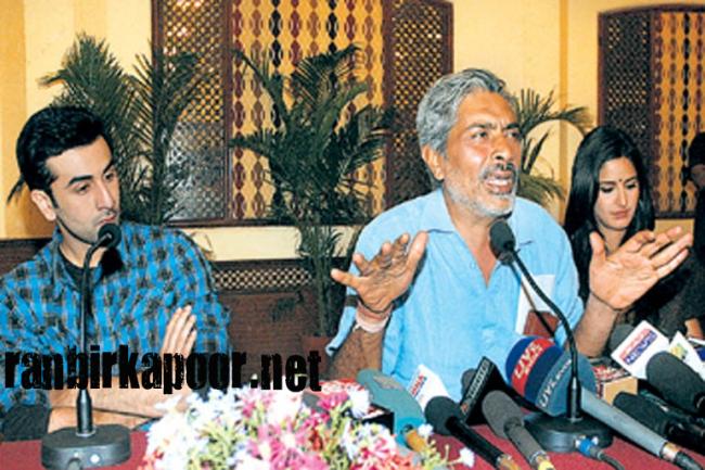 Katrina Kaif & Ranbir Kapoor at a Rajniti Press Conference Katran15