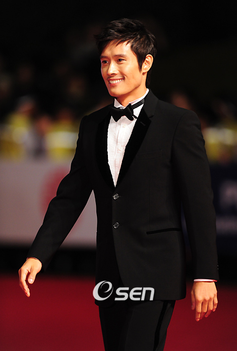 Lee Byung Hun Pf510