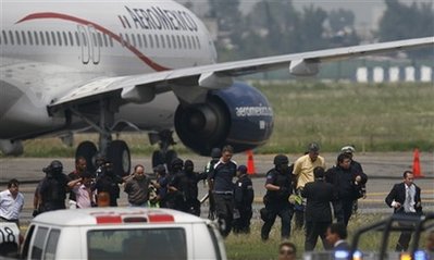 Fanatic hijacked Mexican plane after 'revelation' Capt_111