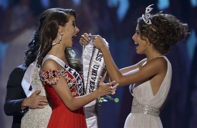 Venezuela repeats at Miss Universe contest Capt_910