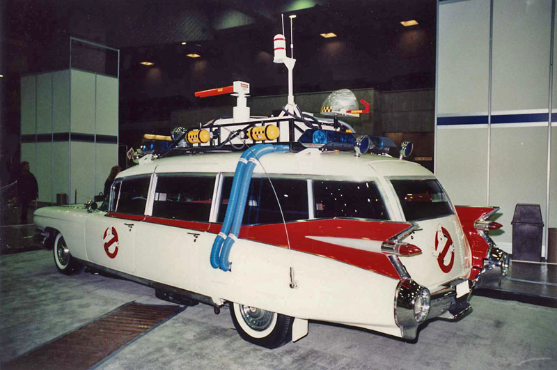 Une replique de ECTO-1 ( Bob Lintz's ) de Ohio a Montreal en 1991 Escto_11