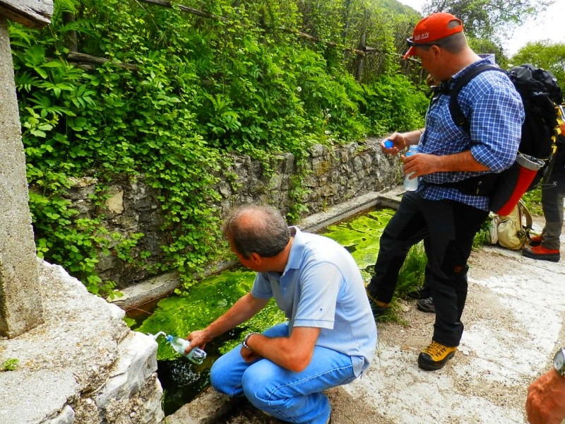 ESCURSIONE DEL 05/05/2013 da Caprino Veronese a Lumini circumnavigando il monte Belpo. P5050024