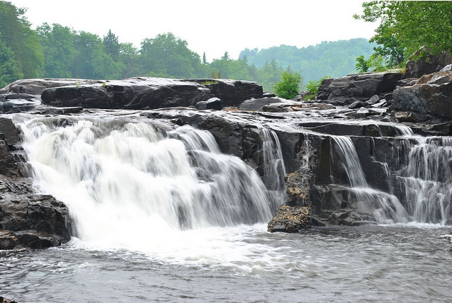 rouge - LAURENTIDES: comtés Les-Pays-D'en-Haut / Argenteuil Calume10