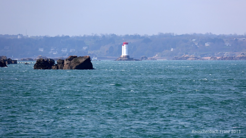 Phare de la Croix ...  à l' entrée du Trieux Phare_15