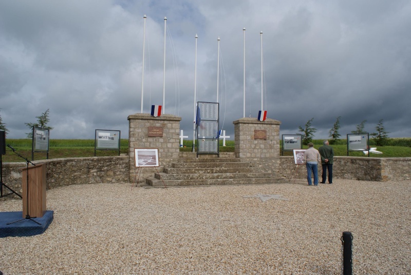 Mémorial de Villeneuve Sur Auvers 91 ! Dsc03612