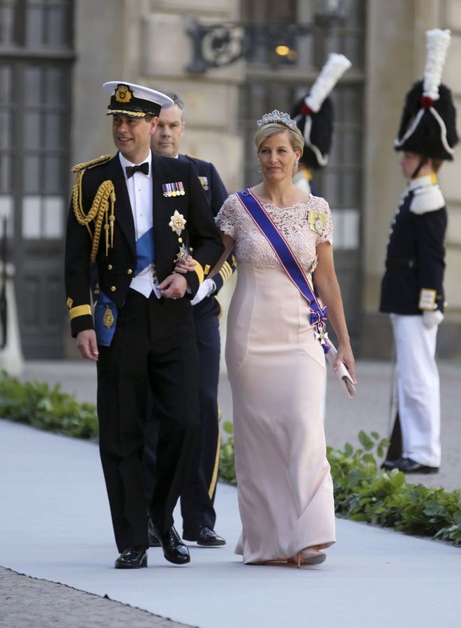 Sweden's Princess Madeleine weds - Page 2 2013-230