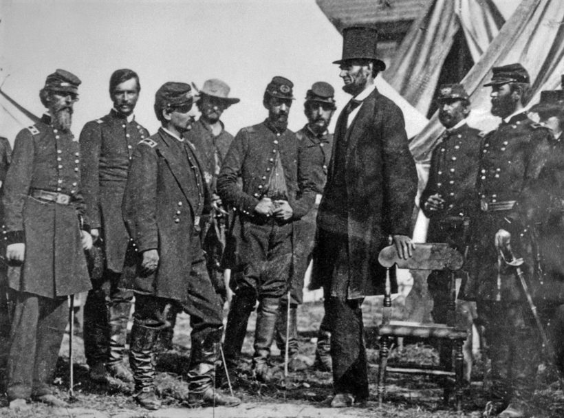 Le Président Lincoln et le général McClellan à Antietam Photo-10