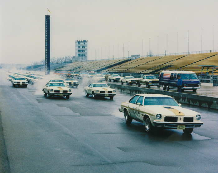 The 74 Olds Pace car Question Paceca11