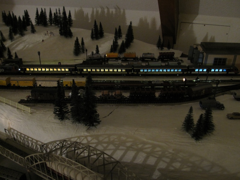 Eclairage pour voitures Märklin - Page 2 Img_0243