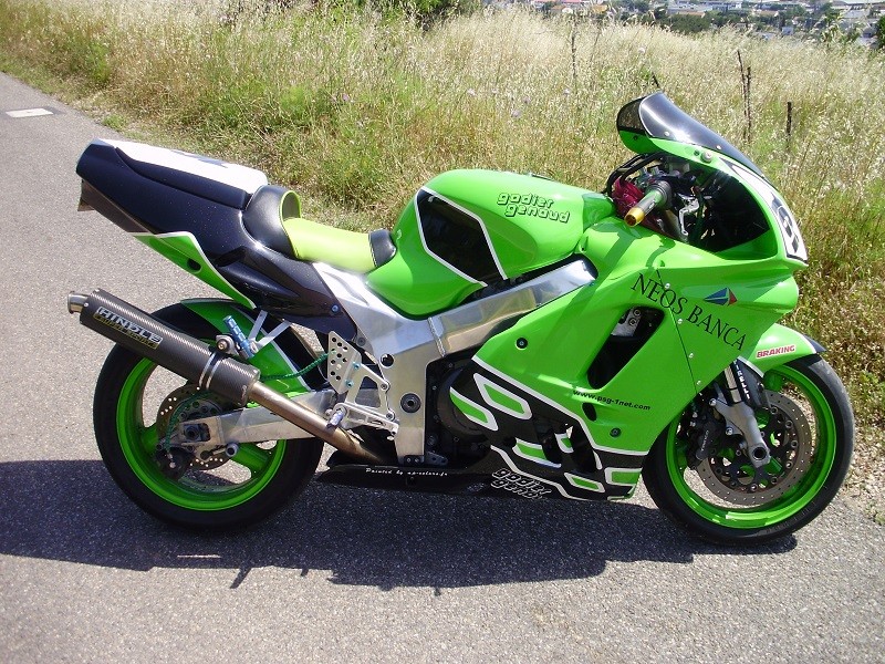 Comportement du zx9r  sur piste? P4280010