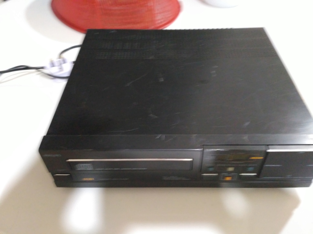 Philips CD104 (Sold) cd player Img_2030