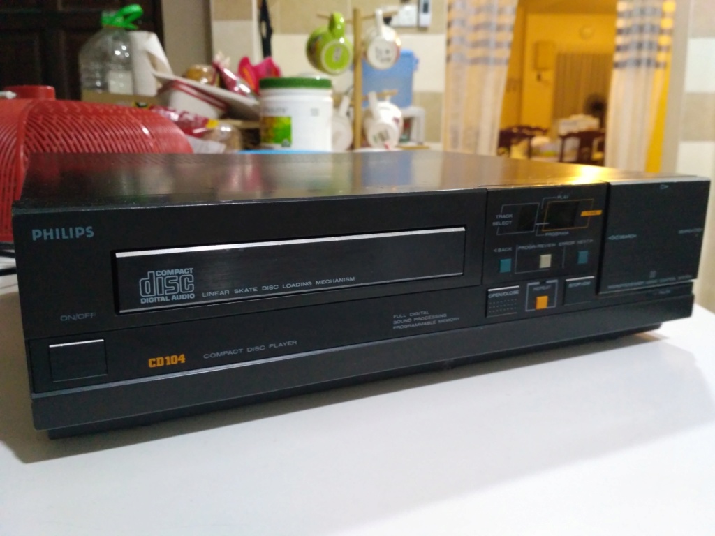 Philips CD104 (Sold) cd player Img_2031