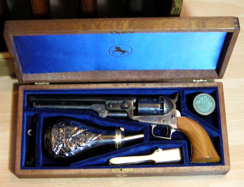 Colt 1851 en coffret Dscn5410