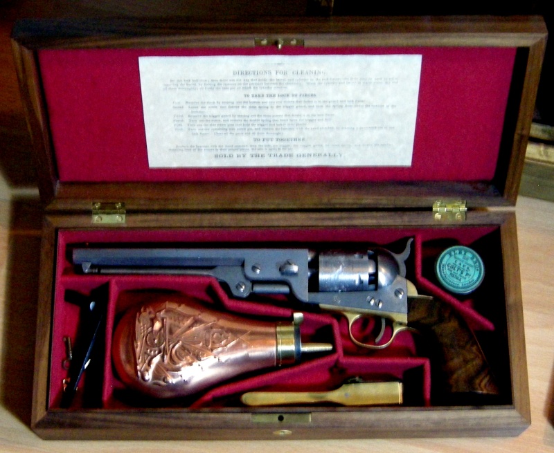 Colt 1851 en coffret Dscn5411