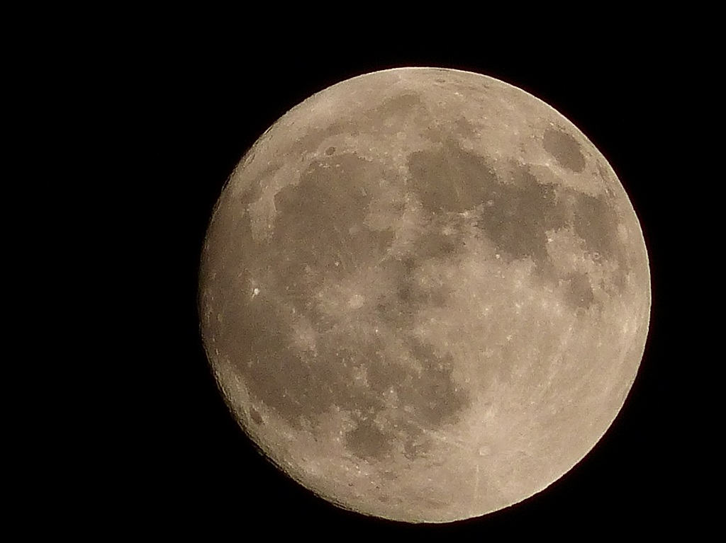 la Lune à portée de FZ 200 P1000410