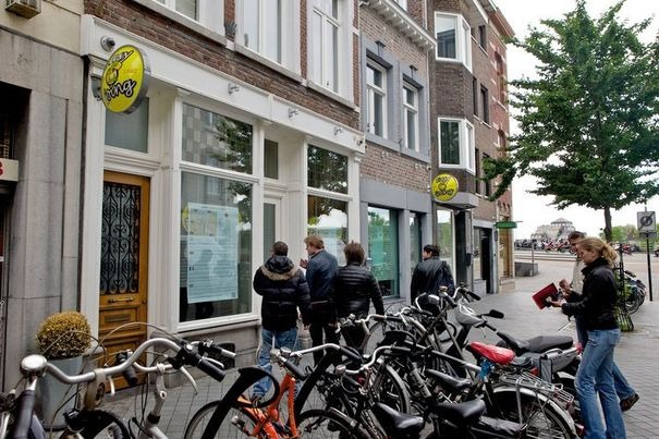 Pays bas - les coffee shops de Maastricht défient les autorités 60503510