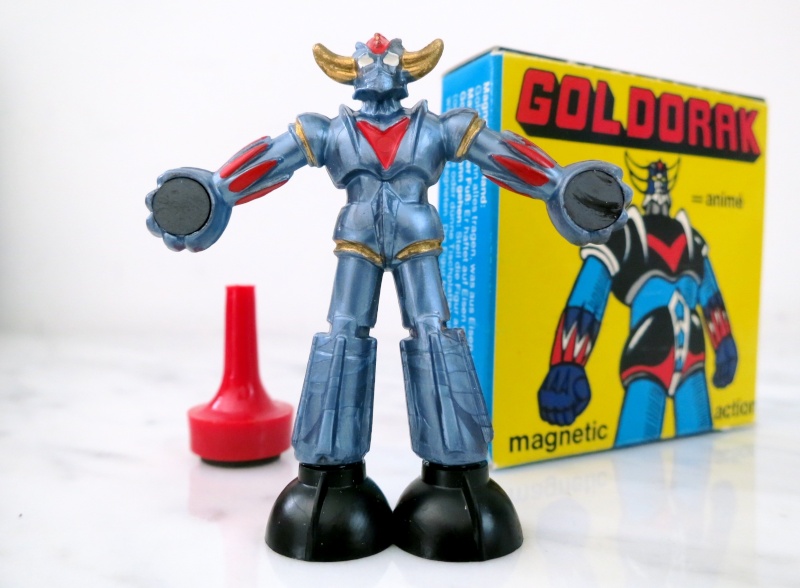 MAGNETO - jouets magnétiques et autres héros aimantés..! Goldo_10