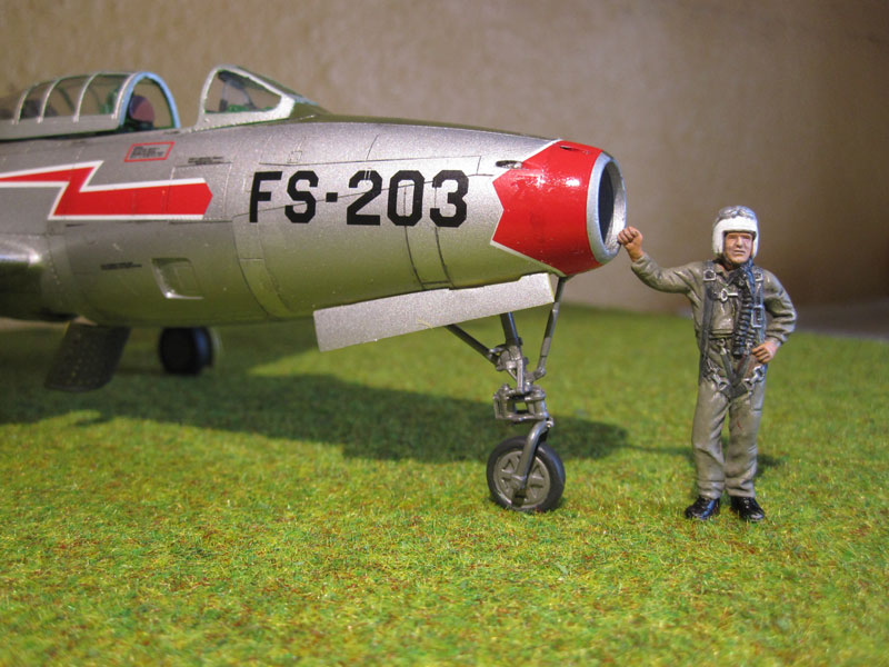 F-84 G Thunderjet in 1:48 von Revell  Fertig16