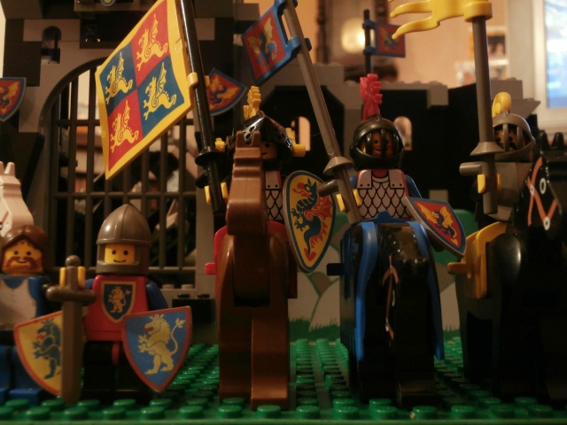 Hérauts Lego... Présentation des armes! Legoec14