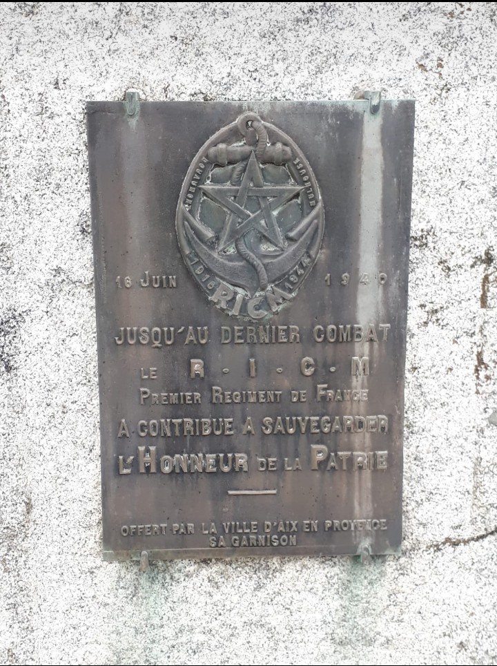 Stèle du RICM 16/06/40 - Châteauneuf en Thymerais (28) _2021011