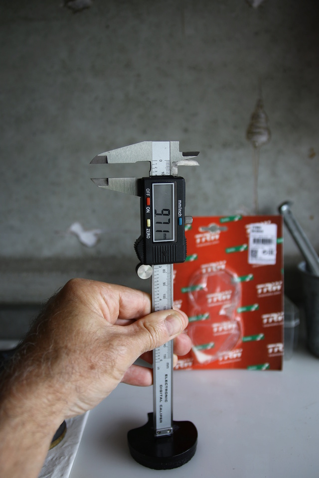 Attention au montage des plaquettes sur étriers simple piston Ek3a0013
