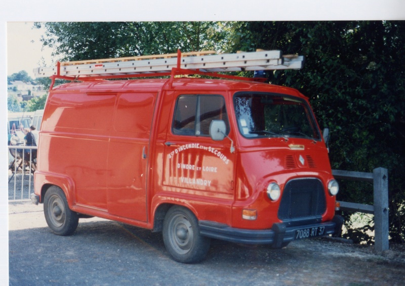 * 1/24 RENAULT ESTAFETTE surélevée Pompiers de l'Ariège, HELLER Réf 80740 - Page 2 56d31211