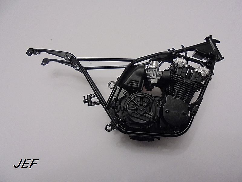 *1/12 HONDA 750 CBF TAMIYA Réf 14066 - Page 3 Cbf_0526