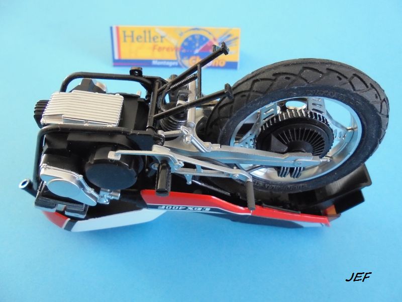 *1/12 HONDA 400 CBX REVELL Réf 07939 Cbx_0440
