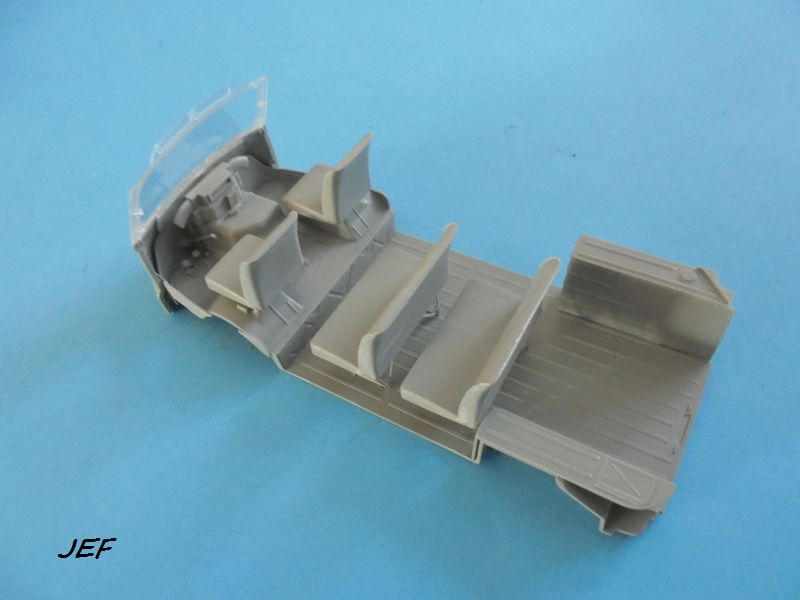 1/24 RENAULT ESTAFETTE GENDARMERIE 1969 HELLER Réf 70742 - Page 2 Estag194