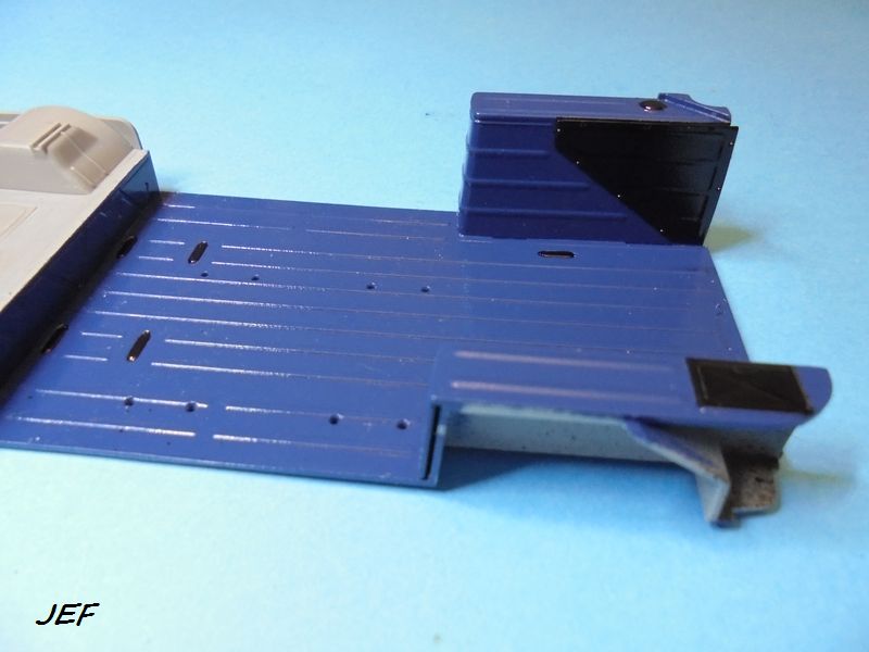 1/24 RENAULT ESTAFETTE GENDARMERIE 1969 HELLER Réf 70742 - Page 2 Estag195
