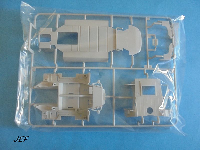 *1/24 FORD GT 40 MkII 1966 MENG Gt_00511