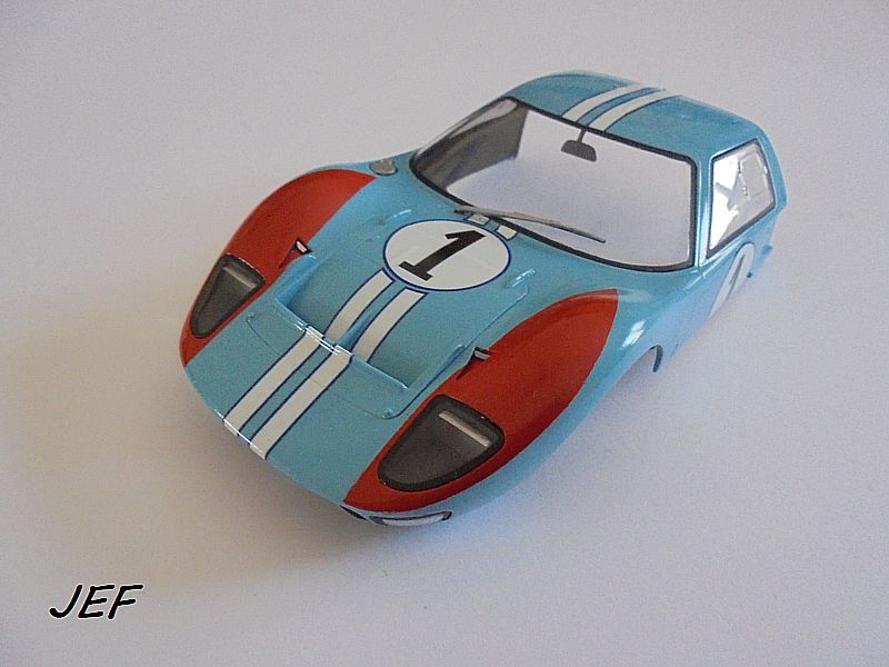 *1/24 FORD GT 40 MkII  1966   MENG - Page 2 Gt_07811