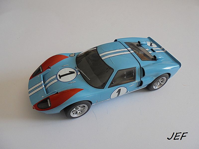 *1/24 FORD GT 40 MkII  1966   MENG - Page 3 Gt_08111