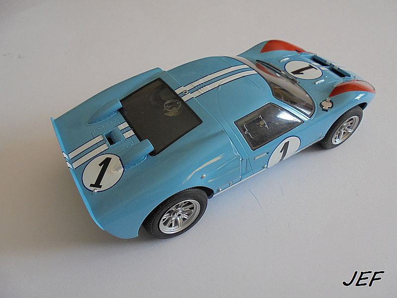 *1/24 FORD GT 40 MkII  1966   MENG - Page 3 Gt_08311