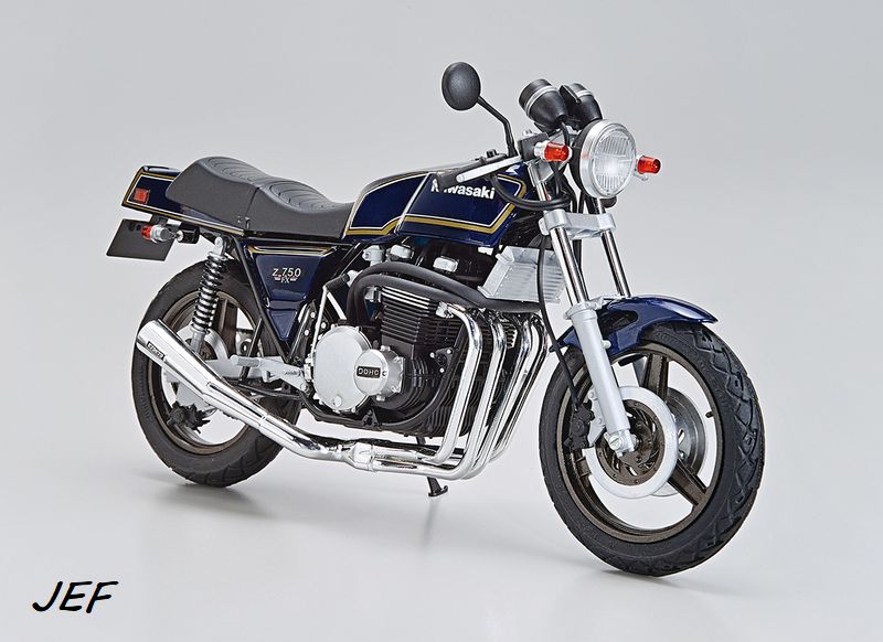1/12 KAWASAKI Z750 FX AOSHIMA Réf 45 Kawa_013